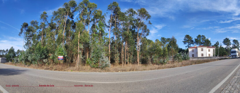 Vista panorâmica da frente de 80 metros do terreno com 6700m² e indicação de localização.